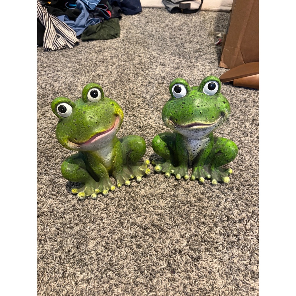 The Spring Shop Resin Frog Figurines Set of 2 Green Garden Home Decor Statues